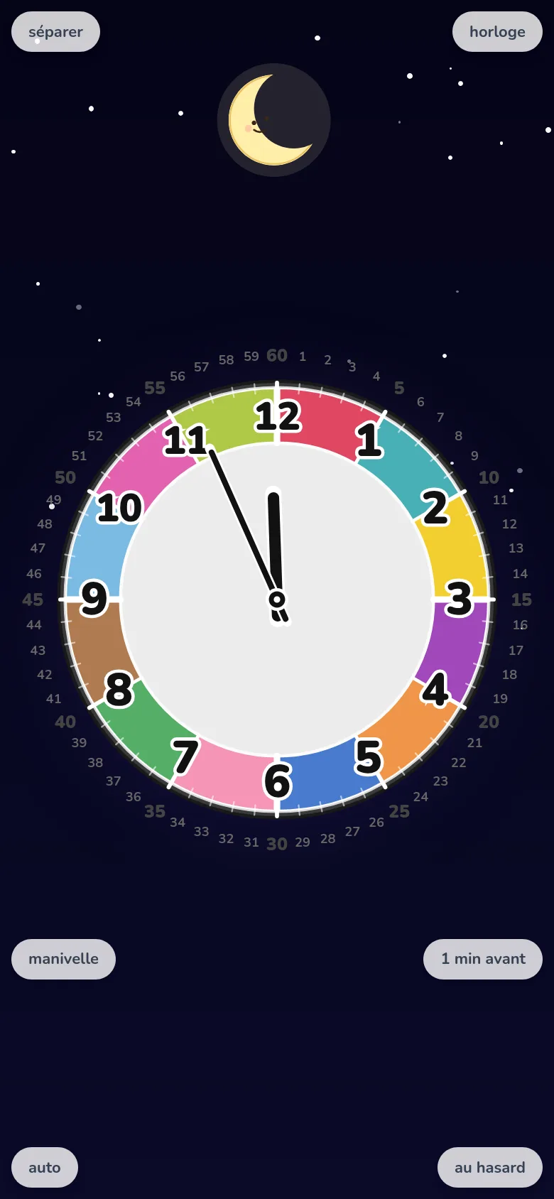 Écran d'un téléphone où un enfant s'entraîne à lire l'heure : mode rotation libre de l'horloge éducative EduClock