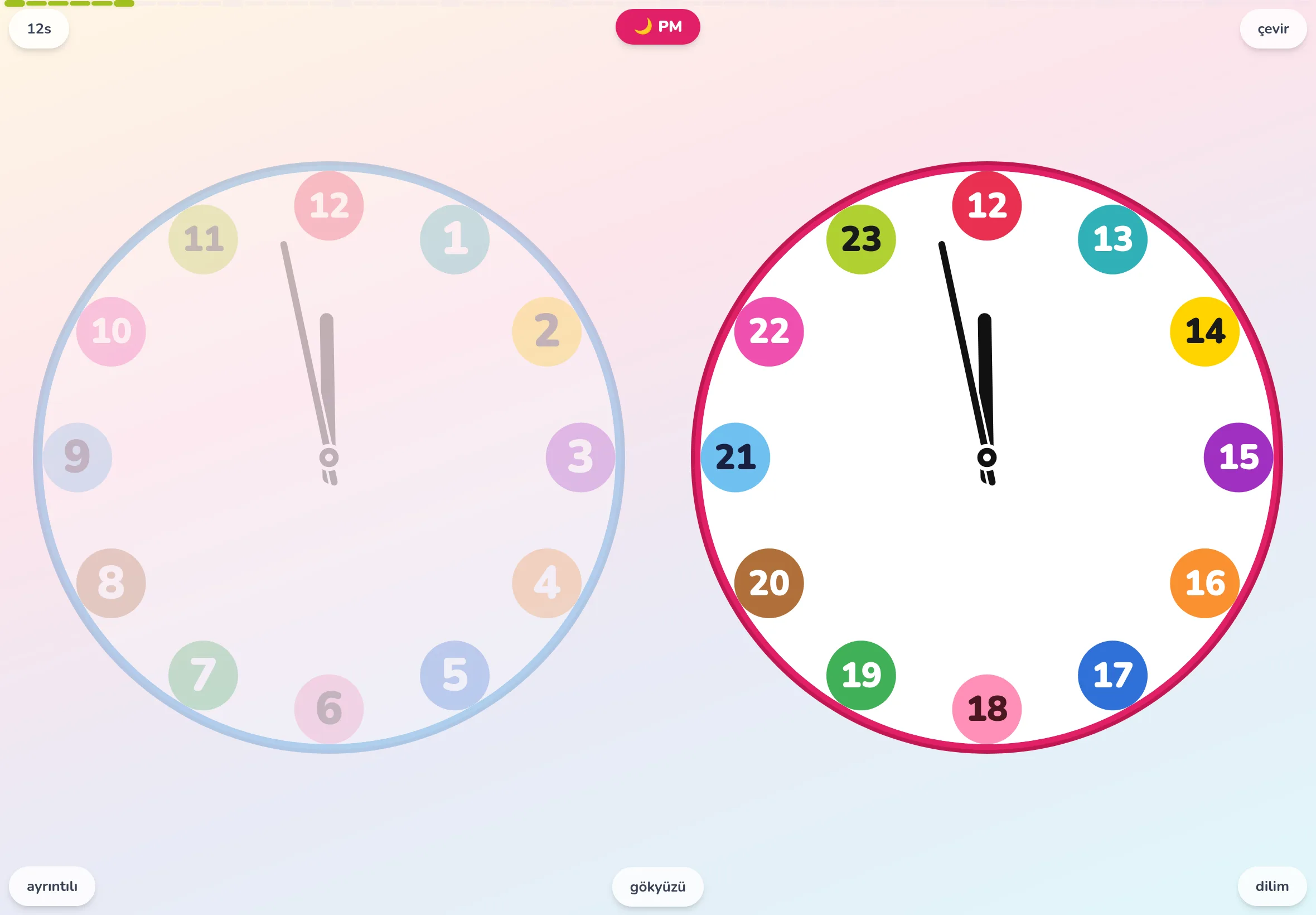 Tablette açılmış EduClock eğitici saat uygulaması. 12 saatin her biri farklı renkte dilimlerle boyanmış analog saat ekranı.